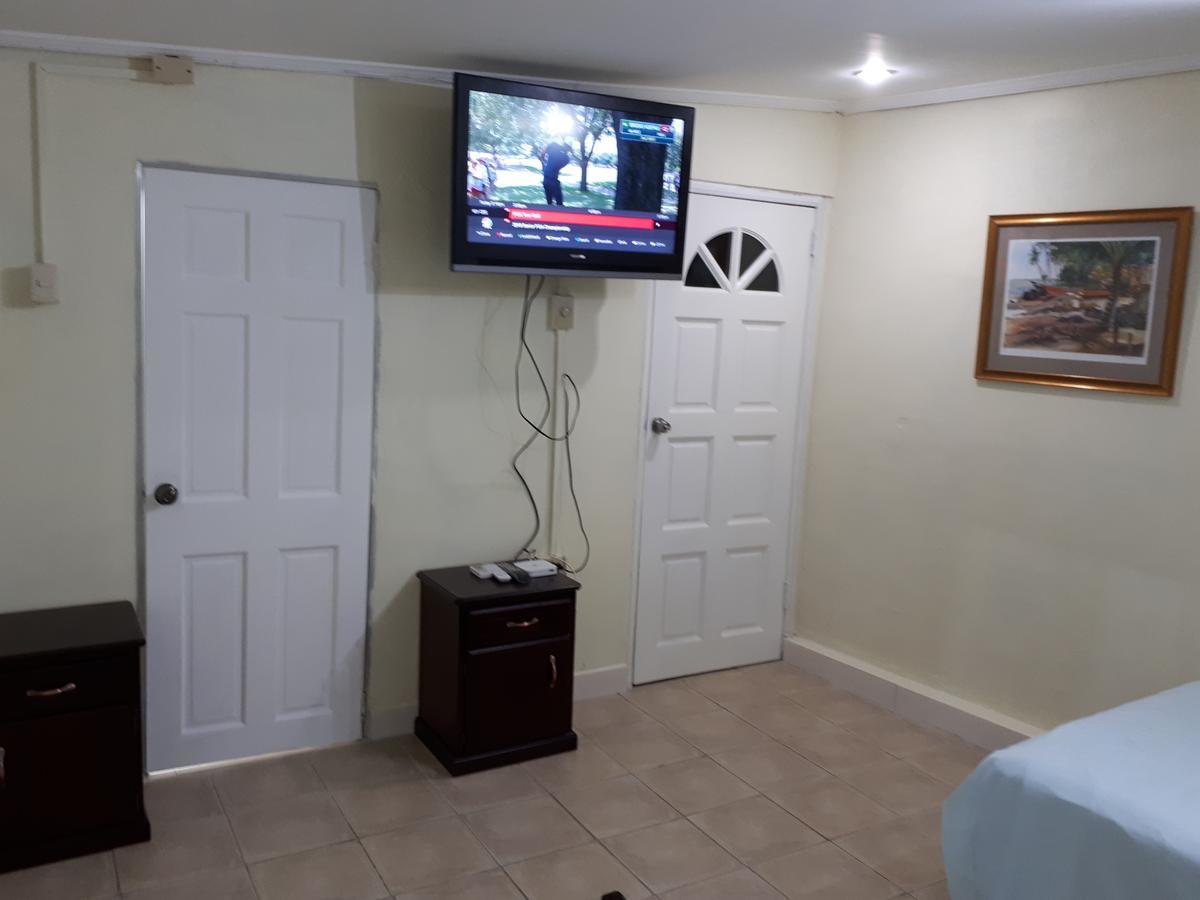 Woodbrook On The Avenue Bed & Breakfast Port of Spain Ngoại thất bức ảnh